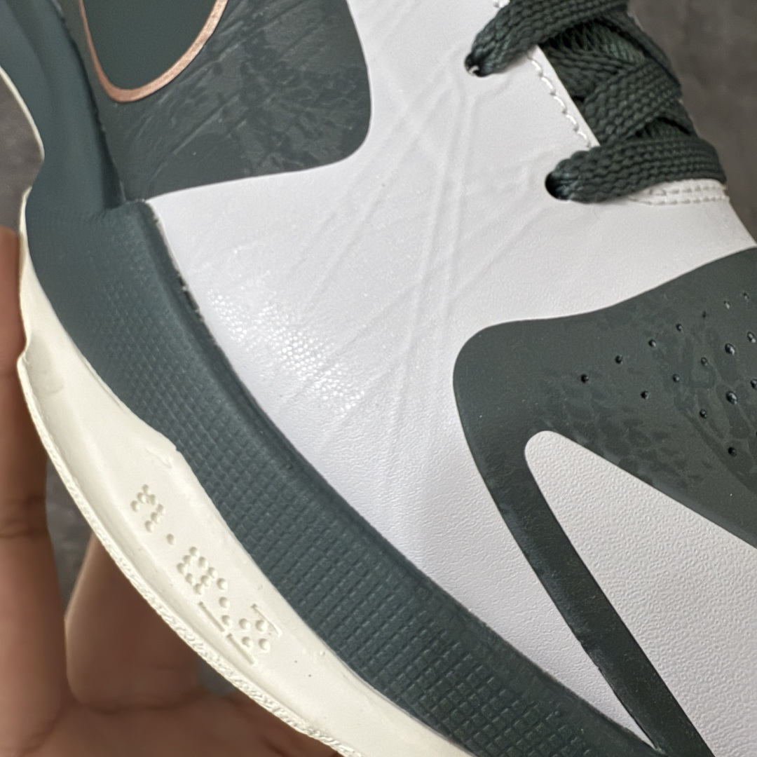 图片[4]-【Star版本】Nike Zoom Kobe 5 Protro EYBL Forest Green 灰绿 货号：CD4991-300 完美复刻公司货 前掌超大Zoom Turbo气垫 后掌EVA缓震 真正的原汁原味 还原ZP脚感 全身鞋材卡料色独家定制 唯一正确喷漆工艺Swoosh 正确凹凸蛇鳞工艺 正确鞋面渐变效果 内全置真动飞态线 独立原厂模具 最大尺码达到48.5码 首批不拼图大几率过验 亲测已过 支持各种高强度实战 无需担心 上脚价 补货周期极长 脚宽建议买大半码 科比系列前掌偏窄 不影响二次销售 支持七天无理由退换 尺码：40 40.5 41 42 42.5 43 44 44.5 45 45.5 46 47.5 48.5-选品中心