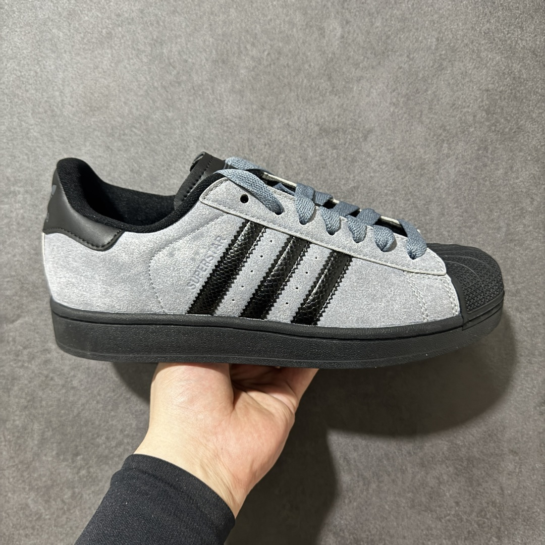 【GX纯原】adidas originals SUPERSTAR 2 贝壳头 货号：JH7697 渠道正品订单 诠释市场最高工艺水平 贝壳头经典小白板鞋 专柜上架同步配色 全鞋进口头层皮料打造。区别市面普通真标版本，进出专柜无压力 尺码：35 36 36.5 37.5 38 38.5 39 4040.5 41 42 42.5 43 44 44.5 45-选品中心