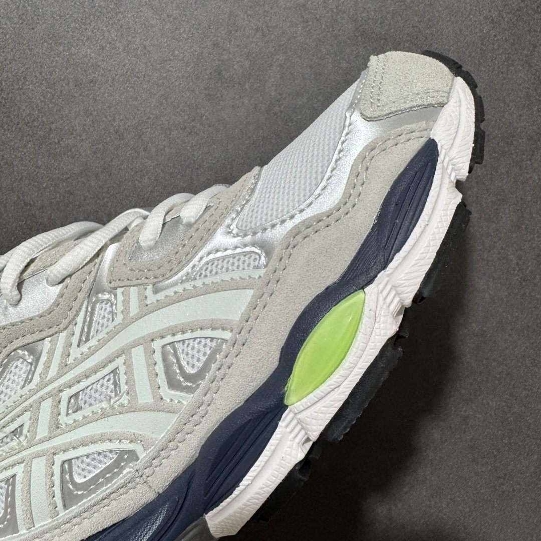 图片[5]-【公司级】Asics Gel-NYC 亚瑟士运动休闲透气专业跑鞋 1203A383-109  鞋面采用反绒皮与网布拼接 透气舒适兼具休闲时尚 结合简明的配色 展现品牌的传承及引领复古流行的主题 虎爪造型的LOGO  #鞋身稳定包裹系统 支撑鞋身 经典宽大鞋型配备防偏移设计提升包裹性 穿着舒适鞋面透气孔设计 提供透气性  尺码：36 37 37.5 38 39 39.5 40 40.5 41.5 42 42.5 43.5 44 45 46-选品中心