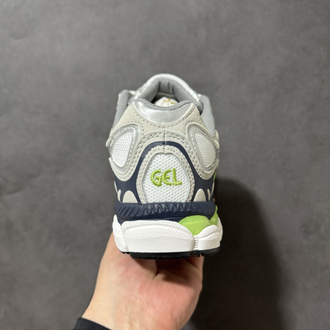 图片[4]-【公司级】Asics Gel-NYC 亚瑟士运动休闲透气专业跑鞋 1203A383-109  鞋面采用反绒皮与网布拼接 透气舒适兼具休闲时尚 结合简明的配色 展现品牌的传承及引领复古流行的主题 虎爪造型的LOGO  #鞋身稳定包裹系统 支撑鞋身 经典宽大鞋型配备防偏移设计提升包裹性 穿着舒适鞋面透气孔设计 提供透气性  尺码：36 37 37.5 38 39 39.5 40 40.5 41.5 42 42.5 43.5 44 45 46-选品中心