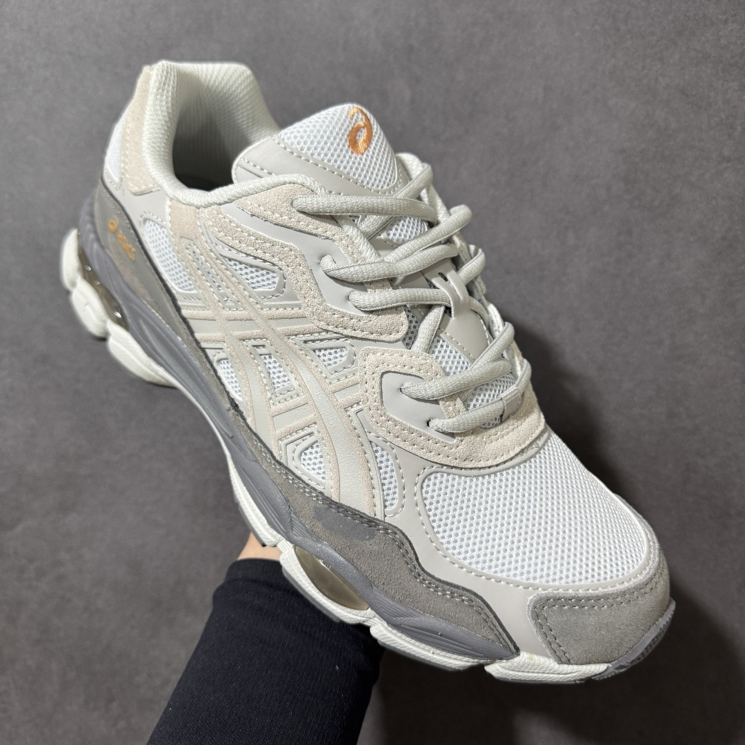 图片[3]-【公司级】Asics Gel-NYC 亚瑟士运动休闲透气专业跑鞋 1203A383-026  鞋面采用反绒皮与网布拼接 透气舒适兼具休闲时尚 结合简明的配色 展现品牌的传承及引领复古流行的主题 虎爪造型的LOGO  #鞋身稳定包裹系统 支撑鞋身 经典宽大鞋型配备防偏移设计提升包裹性 穿着舒适鞋面透气孔设计 提供透气性  尺码：36 37 37.5 38 39 39.5 40 40.5 41.5 42 42.5 43.5 44 45 46-选品中心