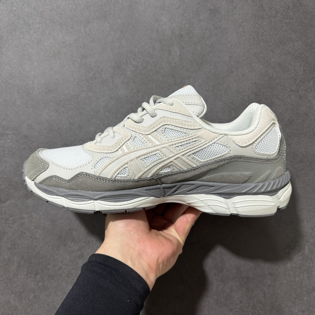 图片[2]-【公司级】Asics Gel-NYC 亚瑟士运动休闲透气专业跑鞋 1203A383-026  鞋面采用反绒皮与网布拼接 透气舒适兼具休闲时尚 结合简明的配色 展现品牌的传承及引领复古流行的主题 虎爪造型的LOGO  #鞋身稳定包裹系统 支撑鞋身 经典宽大鞋型配备防偏移设计提升包裹性 穿着舒适鞋面透气孔设计 提供透气性  尺码：36 37 37.5 38 39 39.5 40 40.5 41.5 42 42.5 43.5 44 45 46-选品中心