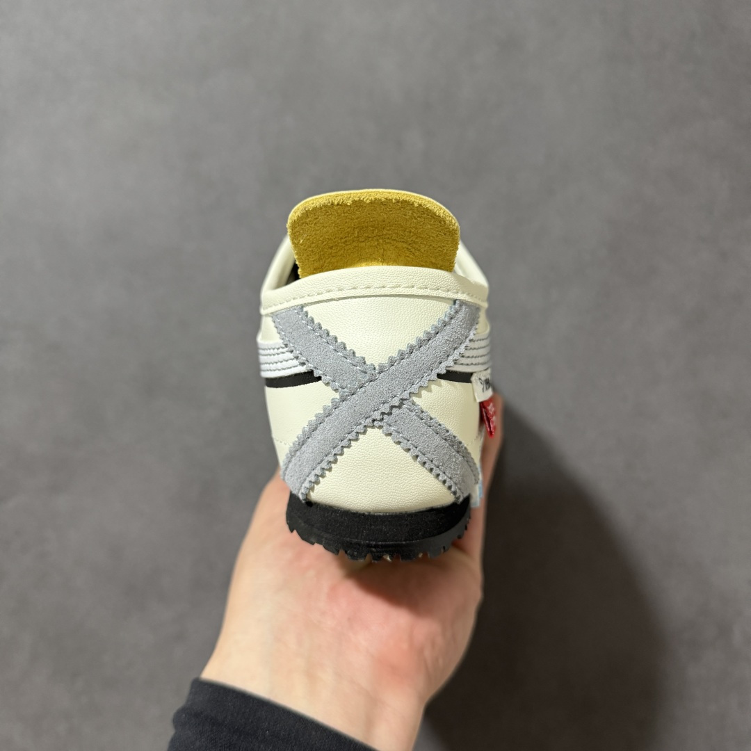图片[4]-【公司级】Asics Onitsuka Tiger MEXICO 66 亚瑟士鬼冢虎复古经典板鞋 熊猫恶作剧定制系列配色 市场王者选手 海外订单工厂出品 长期生产补货永不断码 超成熟稳定的做工品控 原装全套纸板楦头开发 原汁原味 完美呈现版型 私模正确鞋底咬花纹路 一比一鞋头弧度高度鞋身弧度 绝不口嗨 细节品控鞋型随意秒杀市面 原档咬花纹路私模大底 一个单元有六个三角形 总体形拼接呈现花瓣状 官方四联吊牌 原装Ortholite轻量化鞋垫 原盒原配 质保卡 说明书 钢印防尘纸 纸板中底带钢印 乳胶组合鞋垫 支持全方位的对比专柜 产品从款式颜色造型上体现出追求舒适和细节的完美 鞋类更是推崇手工制作的严谨与完美 融舒适性与可穿性的设计风格 注重细节的完美和别致魅力 既保持稳重 又不失轻松的时尚感 尺码：36 37 37.5 38 39 39.5 40 40.5 41.5 42 42.5 43.5 44 45-选品中心