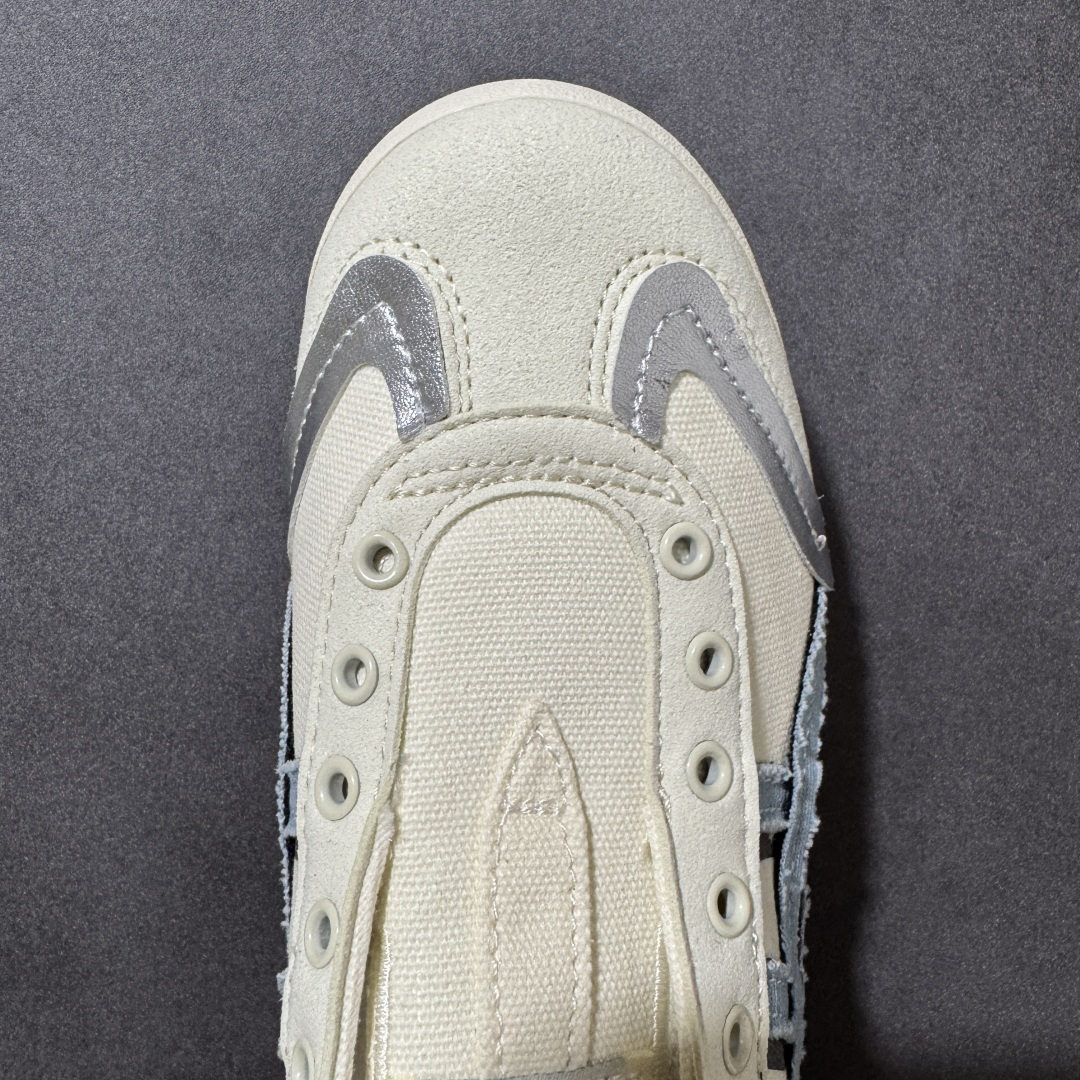 图片[8]-【公司级】Asics Onitsuka Tiger MEXICO 66 亚瑟士鬼冢虎复古经典板鞋 熊猫恶作剧定制系列配色 市场王者选手 海外订单工厂出品 长期生产补货永不断码 超成熟稳定的做工品控 原装全套纸板楦头开发 原汁原味 完美呈现版型 私模正确鞋底咬花纹路 一比一鞋头弧度高度鞋身弧度 绝不口嗨 细节品控鞋型随意秒杀市面 原档咬花纹路私模大底 一个单元有六个三角形 总体形拼接呈现花瓣状 官方四联吊牌 原装Ortholite轻量化鞋垫 原盒原配 质保卡 说明书 钢印防尘纸 纸板中底带钢印 乳胶组合鞋垫 支持全方位的对比专柜 产品从款式颜色造型上体现出追求舒适和细节的完美 鞋类更是推崇手工制作的严谨与完美 融舒适性与可穿性的设计风格 注重细节的完美和别致魅力 既保持稳重 又不失轻松的时尚感 尺码：36 37 37.5 38 39 39.5 40 40.5 41.5 42 42.5 43.5 44 45-选品中心