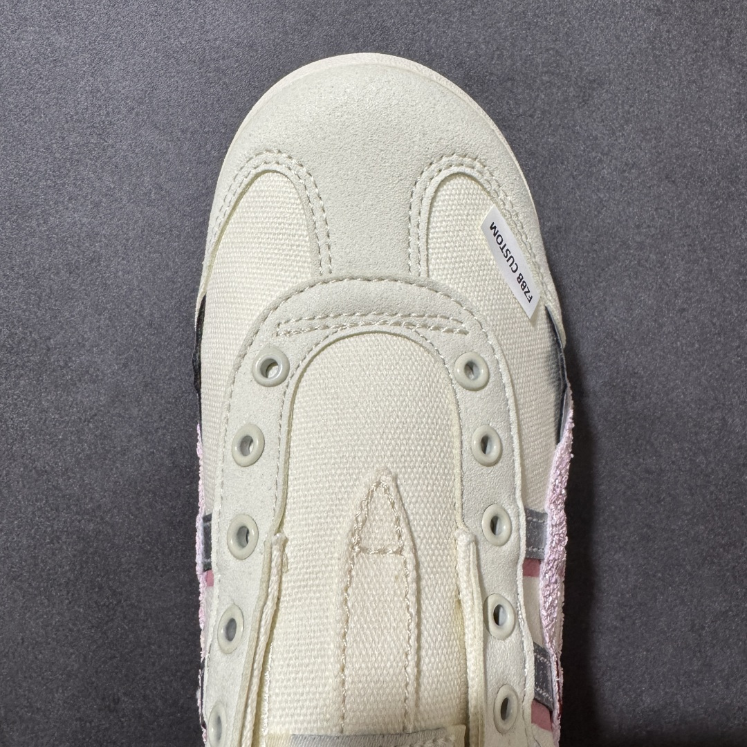 图片[8]-【公司级】Asics Onitsuka Tiger MEXICO 66 亚瑟士鬼冢虎复古经典板鞋 熊猫恶作剧定制系列配色 市场王者选手 海外订单工厂出品 长期生产补货永不断码 超成熟稳定的做工品控 原装全套纸板楦头开发 原汁原味 完美呈现版型 私模正确鞋底咬花纹路 一比一鞋头弧度高度鞋身弧度 绝不口嗨 细节品控鞋型随意秒杀市面 原档咬花纹路私模大底 一个单元有六个三角形 总体形拼接呈现花瓣状 官方四联吊牌 原装Ortholite轻量化鞋垫 原盒原配 质保卡 说明书 钢印防尘纸 纸板中底带钢印 乳胶组合鞋垫 支持全方位的对比专柜 产品从款式颜色造型上体现出追求舒适和细节的完美 鞋类更是推崇手工制作的严谨与完美 融舒适性与可穿性的设计风格 注重细节的完美和别致魅力 既保持稳重 又不失轻松的时尚感 尺码：36 37 37.5 38 39 39.5 40 40.5 41.5 42 42.5 43.5 44 45-选品中心