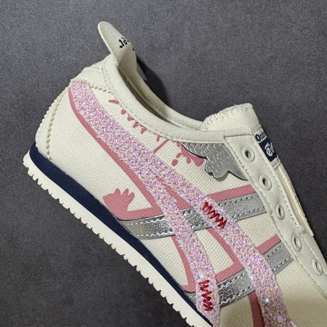 图片[6]-【公司级】Asics Onitsuka Tiger MEXICO 66 亚瑟士鬼冢虎复古经典板鞋 熊猫恶作剧定制系列配色 市场王者选手 海外订单工厂出品 长期生产补货永不断码 超成熟稳定的做工品控 原装全套纸板楦头开发 原汁原味 完美呈现版型 私模正确鞋底咬花纹路 一比一鞋头弧度高度鞋身弧度 绝不口嗨 细节品控鞋型随意秒杀市面 原档咬花纹路私模大底 一个单元有六个三角形 总体形拼接呈现花瓣状 官方四联吊牌 原装Ortholite轻量化鞋垫 原盒原配 质保卡 说明书 钢印防尘纸 纸板中底带钢印 乳胶组合鞋垫 支持全方位的对比专柜 产品从款式颜色造型上体现出追求舒适和细节的完美 鞋类更是推崇手工制作的严谨与完美 融舒适性与可穿性的设计风格 注重细节的完美和别致魅力 既保持稳重 又不失轻松的时尚感 尺码：36 37 37.5 38 39 39.5 40 40.5 41.5 42 42.5 43.5 44 45-选品中心
