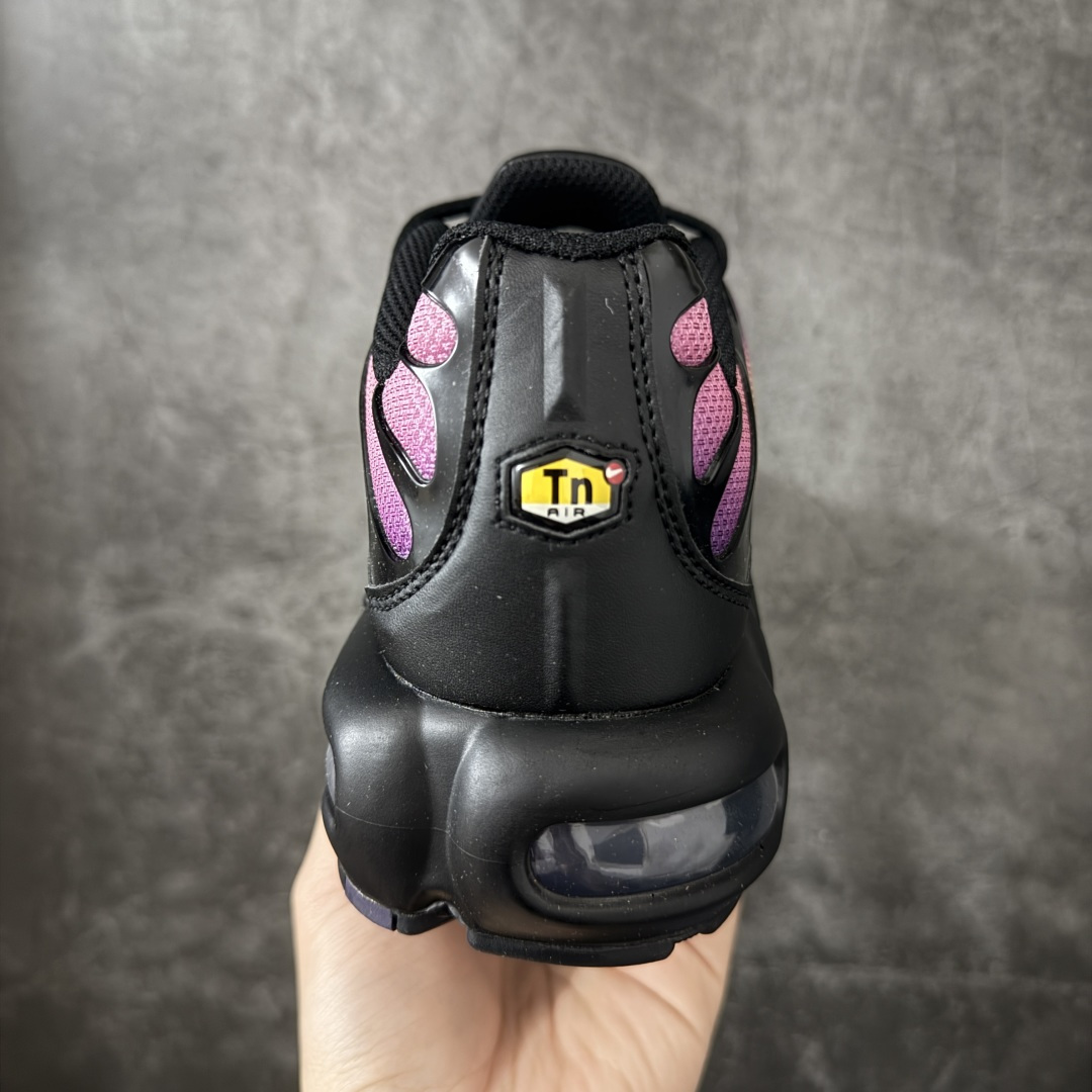 图片[4]-【Max纯原版】Nike Air Max Plus TN气垫系列跑鞋 全新一比一高端版本 真正的市场T1品质 更多配色陆续出货 真正的用心研发 一点一点抠出来的 品质 品控细节 随便闭眼对比市场任何版本 全套原纸板楦头开发 完美呈现版型 工艺流程均与原鞋保持一致 Turned Air 中底缓震技术 鞋面弧度与大底弧度一致 鞋头正确TPU材质 鞋面高频TPU材质1.0厚度 原鞋一致层次感 超越公司货的品控标准 多道QC质检 货号：DN3670-006 尺码：36 36.5 37.5 38 38.5 39 40 40.5 41 42 42.5 43 44 44.5 45 46-选品中心