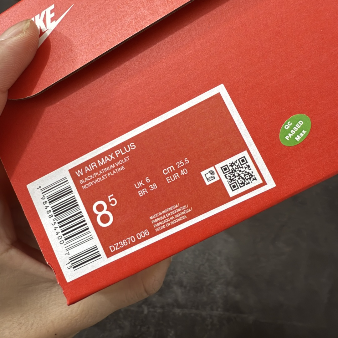 图片[10]-【Max纯原版】Nike Air Max Plus TN气垫系列跑鞋 全新一比一高端版本 真正的市场T1品质 更多配色陆续出货 真正的用心研发 一点一点抠出来的 品质 品控细节 随便闭眼对比市场任何版本 全套原纸板楦头开发 完美呈现版型 工艺流程均与原鞋保持一致 Turned Air 中底缓震技术 鞋面弧度与大底弧度一致 鞋头正确TPU材质 鞋面高频TPU材质1.0厚度 原鞋一致层次感 超越公司货的品控标准 多道QC质检 货号：DN3670-006 尺码：36 36.5 37.5 38 38.5 39 40 40.5 41 42 42.5 43 44 44.5 45 46-选品中心