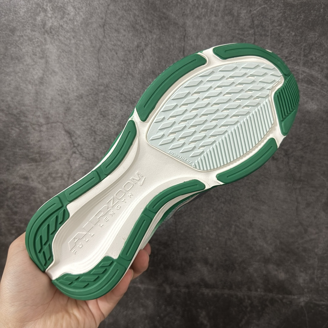 图片[9]-【RS纯原】Nike Air Zoom Pegasus 42 登月42代超级飞马系列马拉松跑步鞋 IB1881-100 平台专供 充正品质 原材料打造 中底搭载前Zoom+全掌React配置 全部原鞋开发打造 所有细节全部同步原版 全新一代拥有 Zoom Air 一如既往的稳定感和流畅感 鞋面采用工程网眼设计 为特定高热区域营造出色透气性 进一步增加鞋面的穿孔数量 让足部能够快速散热 中足搭配 Flywire 飞线 在高速运动时营造舒适稳定的贴合感 内置Zoon气垫加持 动力十足！ 尺码： 36-45-选品中心
