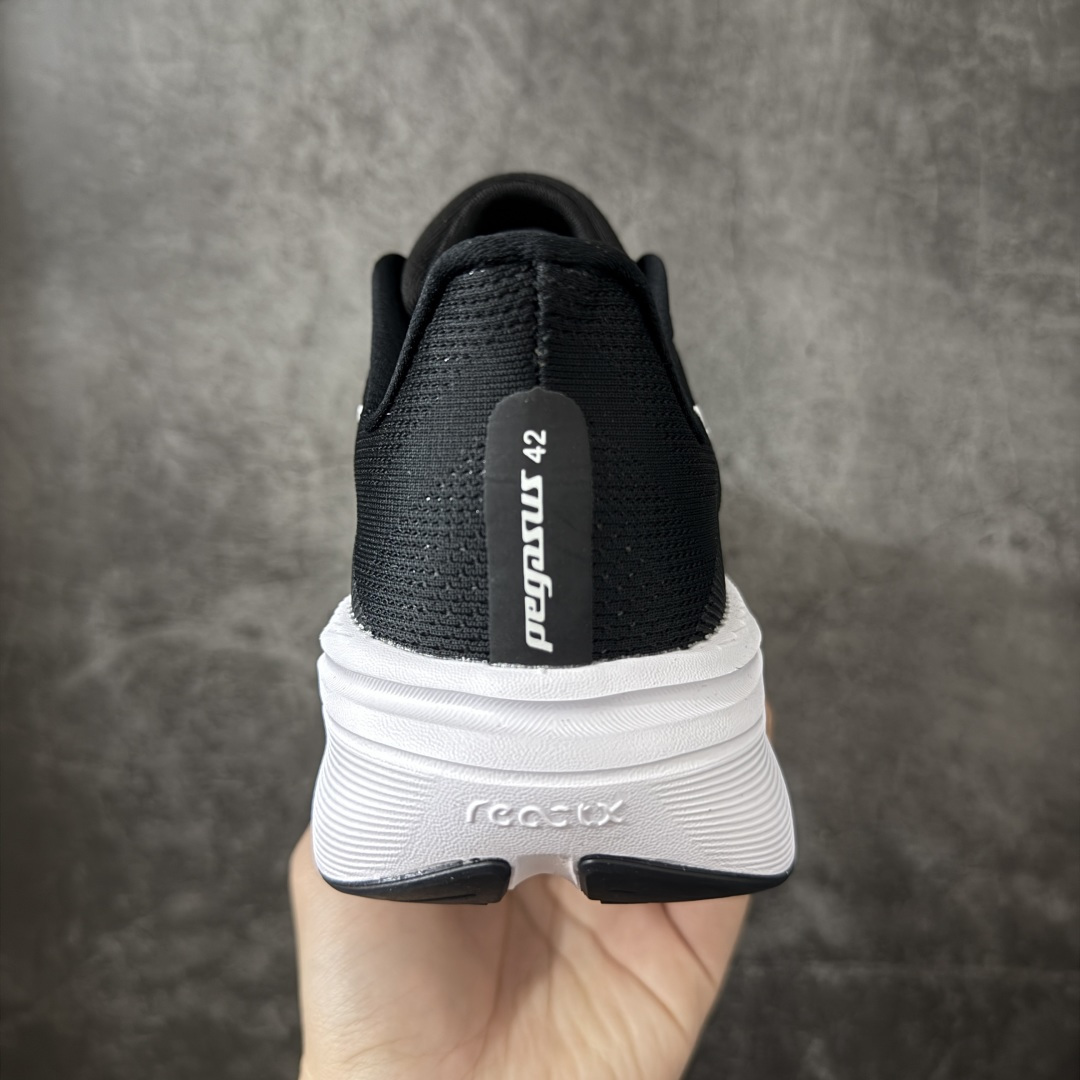 图片[4]-【RS纯原】Nike Air Zoom Pegasus 42 登月42代超级飞马系列马拉松跑步鞋 IB1881-001 平台专供 充正品质 原材料打造 中底搭载前Zoom+全掌React配置 全部原鞋开发打造 所有细节全部同步原版 全新一代拥有 Zoom Air 一如既往的稳定感和流畅感 鞋面采用工程网眼设计 为特定高热区域营造出色透气性 进一步增加鞋面的穿孔数量 让足部能够快速散热 中足搭配 Flywire 飞线 在高速运动时营造舒适稳定的贴合感 内置Zoon气垫加持 动力十足！ 尺码： 36-45-选品中心