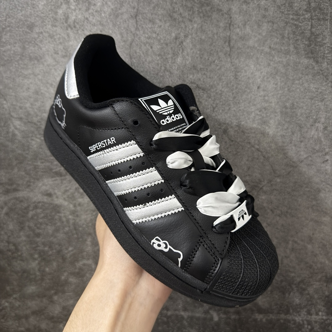 图片[3]-【H11顶级头层版】adidas originals Superstar 2 贝壳头 简约经典 舒适时尚 复古板鞋 男女同款 货号：JH9977 全新升级版 皮料改进至头层原厂皮 原盒 原底原料 开模打造 原厂织唛鞋标 高精密准度 原楦原纸板开发 匹配原版98%以上 后跟垫棉独家呈现 反口里弧度正确 原厂鞋垫 背胶 后跟电绣针数 与正品一致 原厂皮料 原厂车缝线 质感无敌 皮料切割干净 无任何毛边 清洁度细节完美 进口港宝加持 后跟自然饱满 还原公司包裹性 鞋面采用原装数据贴合技术 全方位贴合包裹脚型 鞋跟部鞋底牵引设计 提供强大的抓地性能 更适应不同实战场地路面 尺码：35.5 36 36.5 37.5 38 38.5 39 40 40.5 41 42 42.5 43 44 45-选品中心