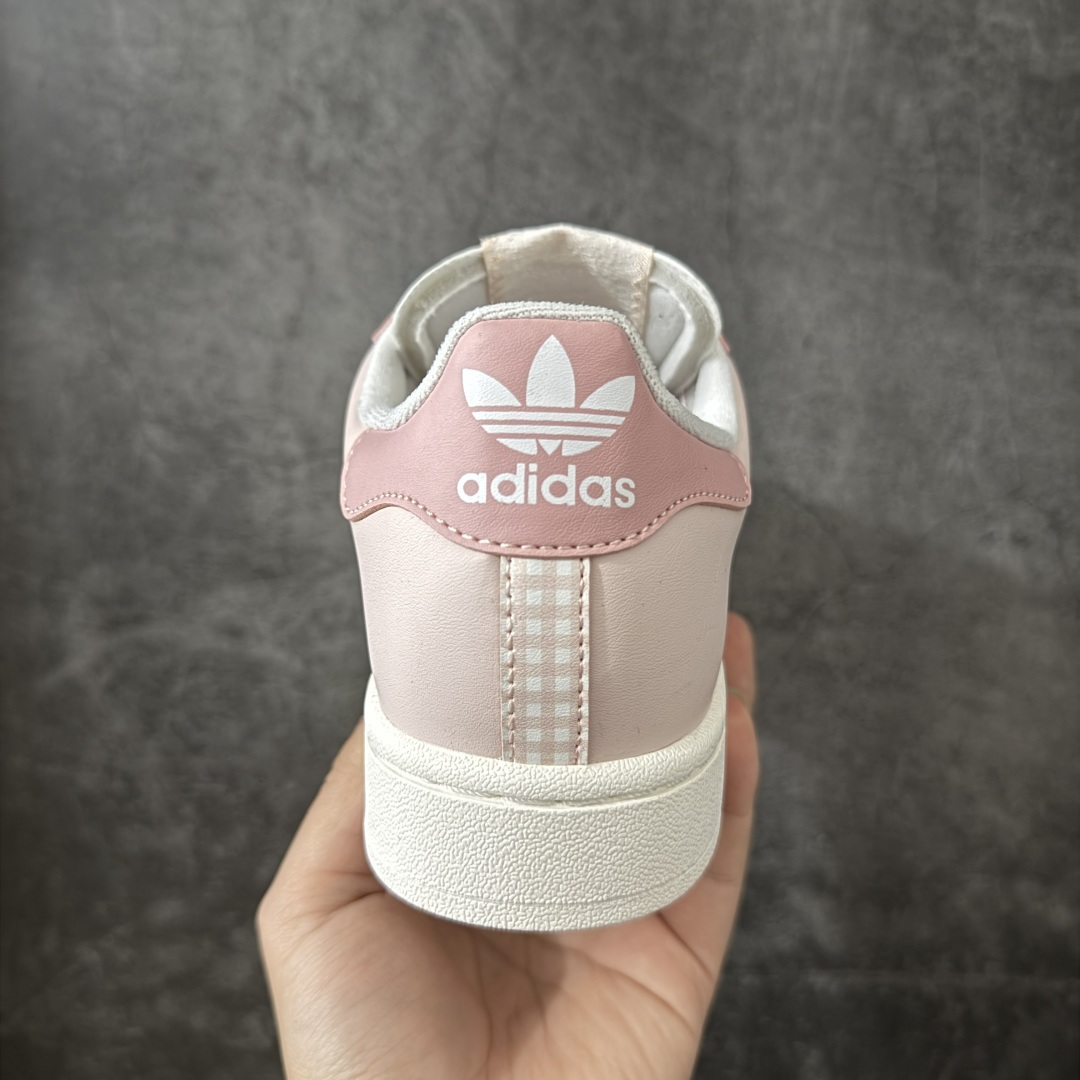 图片[4]-【H11顶级头层版】adidas originals Superstar 2 贝壳头 简约经典 舒适时尚 复古板鞋 男女同款 货号：KJ3968 全新升级版 皮料改进至头层原厂皮 原盒 原底原料 开模打造 原厂织唛鞋标 高精密准度 原楦原纸板开发 匹配原版98%以上 后跟垫棉独家呈现 反口里弧度正确 原厂鞋垫 背胶 后跟电绣针数 与正品一致 原厂皮料 原厂车缝线 质感无敌 皮料切割干净 无任何毛边 清洁度细节完美 进口港宝加持 后跟自然饱满 还原公司包裹性 鞋面采用原装数据贴合技术 全方位贴合包裹脚型 鞋跟部鞋底牵引设计 提供强大的抓地性能 更适应不同实战场地路面 尺码：35.5 36 36.5 37.5 38 38.5 39 40 40.5 41 42 42.5 43 44 45-选品中心