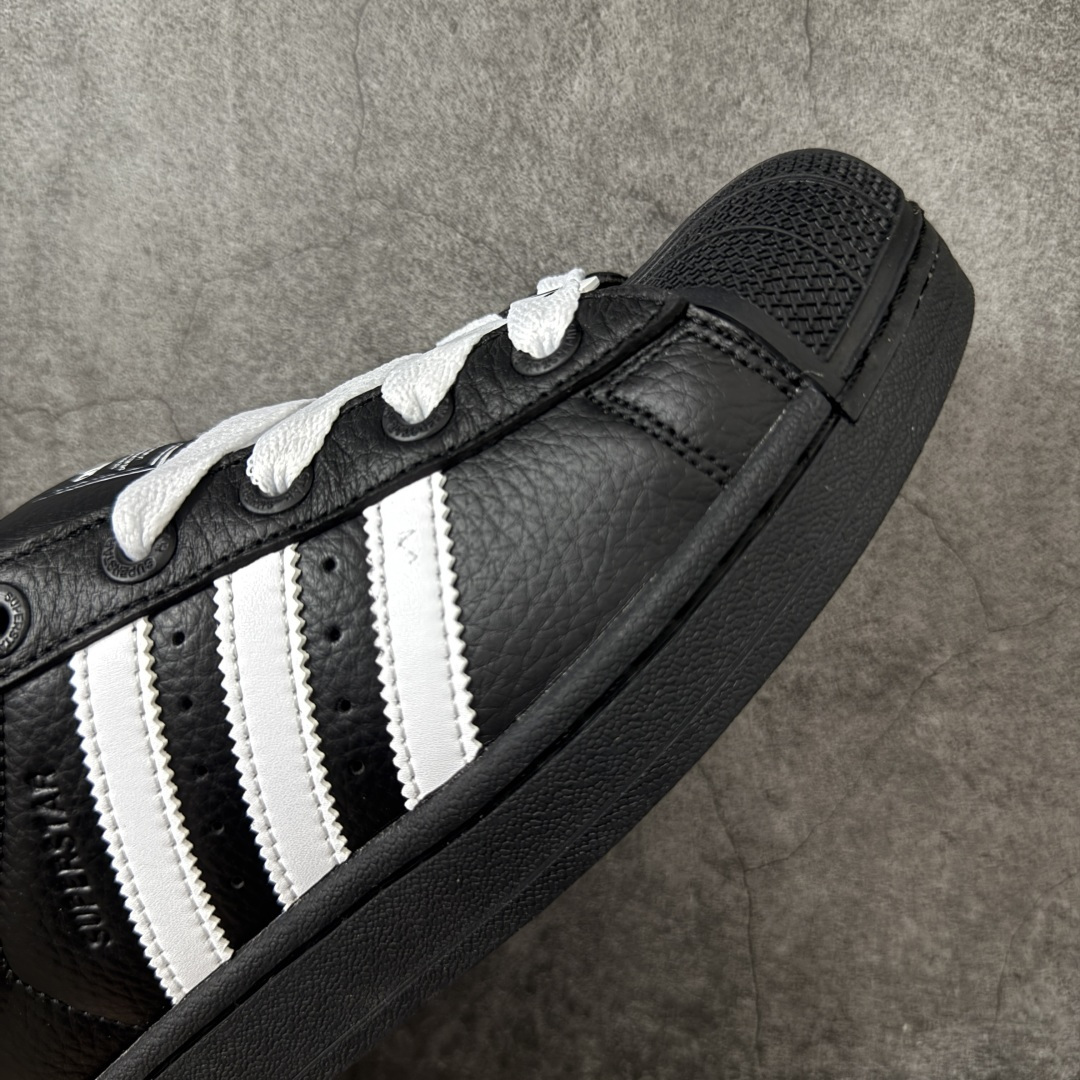 图片[6]-【H11顶级头层版】adidas originals Superstar 2 贝壳头 简约经典 舒适时尚 复古板鞋 男女同款 黑白 货号：KK4474 全新升级版 皮料改进至头层原厂皮 原盒 原底原料 开模打造 原厂织唛鞋标 高精密准度 原楦原纸板开发 匹配原版98%以上 后跟垫棉独家呈现 反口里弧度正确 原厂鞋垫 背胶 后跟电绣针数 与正品一致 原厂皮料 原厂车缝线 质感无敌 皮料切割干净 无任何毛边 清洁度细节完美 进口港宝加持 后跟自然饱满 还原公司包裹性 鞋面采用原装数据贴合技术 全方位贴合包裹脚型 鞋跟部鞋底牵引设计 提供强大的抓地性能 更适应不同实战场地路面 尺码：35.5 36 36.5 37.5 38 38.5 39 40 40.5 41 42 42.5 43 44 45-选品中心