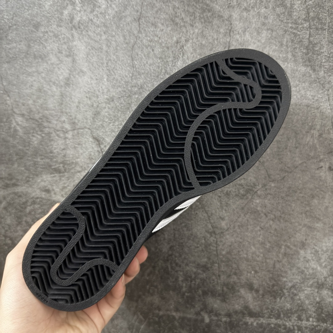 图片[9]-【H11顶级头层版】adidas originals Superstar 2 贝壳头 简约经典 舒适时尚 复古板鞋 男女同款 黑白 货号：KK4474 全新升级版 皮料改进至头层原厂皮 原盒 原底原料 开模打造 原厂织唛鞋标 高精密准度 原楦原纸板开发 匹配原版98%以上 后跟垫棉独家呈现 反口里弧度正确 原厂鞋垫 背胶 后跟电绣针数 与正品一致 原厂皮料 原厂车缝线 质感无敌 皮料切割干净 无任何毛边 清洁度细节完美 进口港宝加持 后跟自然饱满 还原公司包裹性 鞋面采用原装数据贴合技术 全方位贴合包裹脚型 鞋跟部鞋底牵引设计 提供强大的抓地性能 更适应不同实战场地路面 尺码：35.5 36 36.5 37.5 38 38.5 39 40 40.5 41 42 42.5 43 44 45-选品中心