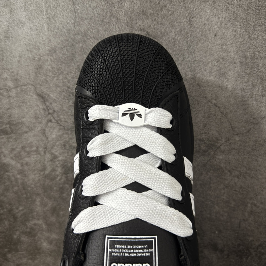 图片[5]-【H11顶级头层版】adidas originals Superstar 2 贝壳头 简约经典 舒适时尚 复古板鞋 男女同款 黑白 货号：KK4474 全新升级版 皮料改进至头层原厂皮 原盒 原底原料 开模打造 原厂织唛鞋标 高精密准度 原楦原纸板开发 匹配原版98%以上 后跟垫棉独家呈现 反口里弧度正确 原厂鞋垫 背胶 后跟电绣针数 与正品一致 原厂皮料 原厂车缝线 质感无敌 皮料切割干净 无任何毛边 清洁度细节完美 进口港宝加持 后跟自然饱满 还原公司包裹性 鞋面采用原装数据贴合技术 全方位贴合包裹脚型 鞋跟部鞋底牵引设计 提供强大的抓地性能 更适应不同实战场地路面 尺码：35.5 36 36.5 37.5 38 38.5 39 40 40.5 41 42 42.5 43 44 45-选品中心