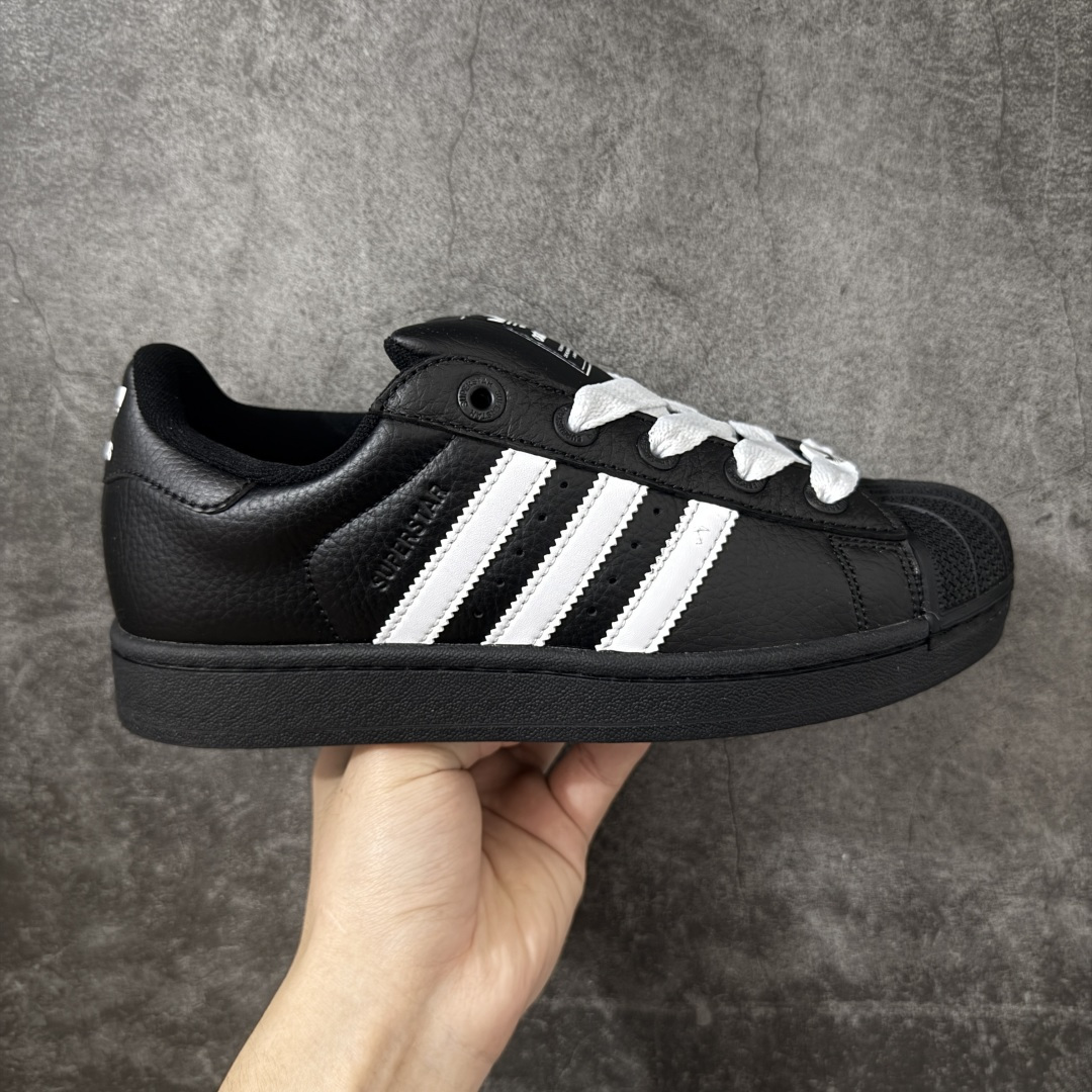【H11顶级头层版】adidas originals Superstar 2 贝壳头 简约经典 舒适时尚 复古板鞋 男女同款 黑白 货号：KK4474 全新升级版 皮料改进至头层原厂皮 原盒 原底原料 开模打造 原厂织唛鞋标 高精密准度 原楦原纸板开发 匹配原版98%以上 后跟垫棉独家呈现 反口里弧度正确 原厂鞋垫 背胶 后跟电绣针数 与正品一致 原厂皮料 原厂车缝线 质感无敌 皮料切割干净 无任何毛边 清洁度细节完美 进口港宝加持 后跟自然饱满 还原公司包裹性 鞋面采用原装数据贴合技术 全方位贴合包裹脚型 鞋跟部鞋底牵引设计 提供强大的抓地性能 更适应不同实战场地路面 尺码：35.5 36 36.5 37.5 38 38.5 39 40 40.5 41 42 42.5 43 44 45-选品中心