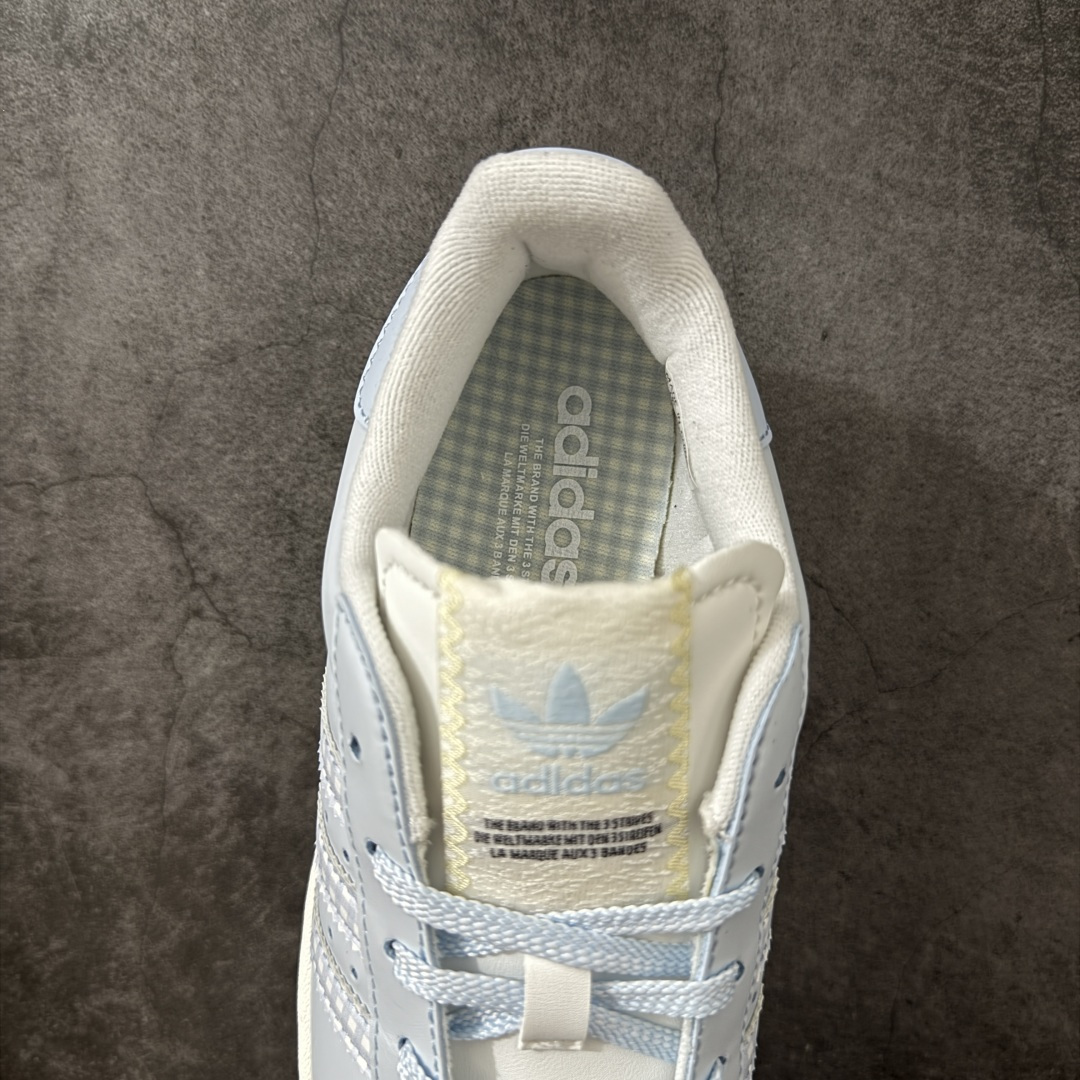 图片[8]-【H11顶级头层版】adidas originals Superstar 2 贝壳头 简约经典 舒适时尚 复古板鞋 男女同款 黑白 货号：HQ2646 全新升级版 皮料改进至头层原厂皮 原盒 原底原料 开模打造 原厂织唛鞋标 高精密准度 原楦原纸板开发 匹配原版98%以上 后跟垫棉独家呈现 反口里弧度正确 原厂鞋垫 背胶 后跟电绣针数 与正品一致 原厂皮料 原厂车缝线 质感无敌 皮料切割干净 无任何毛边 清洁度细节完美 进口港宝加持 后跟自然饱满 还原公司包裹性 鞋面采用原装数据贴合技术 全方位贴合包裹脚型 鞋跟部鞋底牵引设计 提供强大的抓地性能 更适应不同实战场地路面 尺码：35.5 36 36.5 37.5 38 38.5 39 40 40.5 41 42 42.5 43 44 45-选品中心