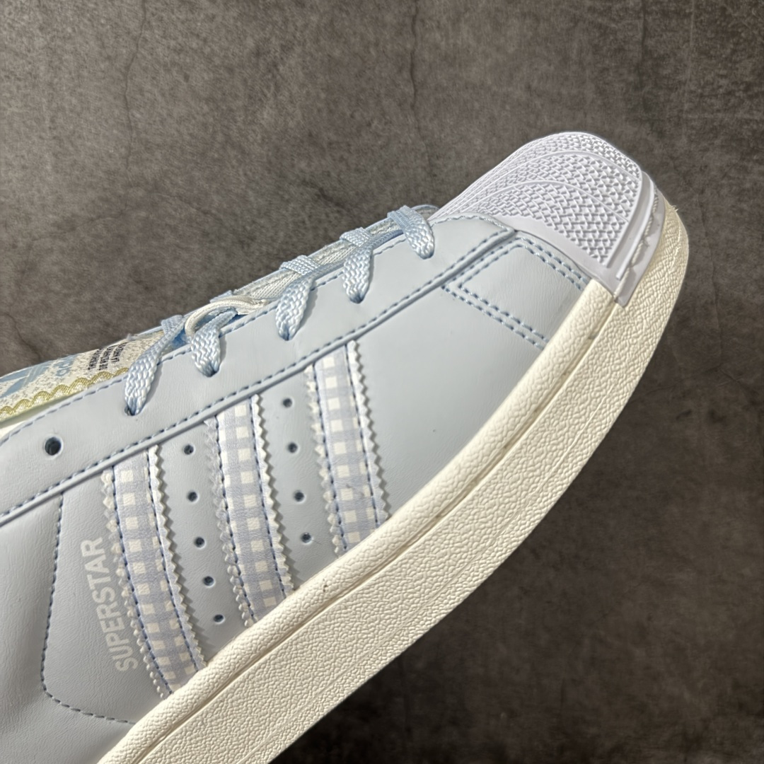 图片[6]-【H11顶级头层版】adidas originals Superstar 2 贝壳头 简约经典 舒适时尚 复古板鞋 男女同款 黑白 货号：HQ2646 全新升级版 皮料改进至头层原厂皮 原盒 原底原料 开模打造 原厂织唛鞋标 高精密准度 原楦原纸板开发 匹配原版98%以上 后跟垫棉独家呈现 反口里弧度正确 原厂鞋垫 背胶 后跟电绣针数 与正品一致 原厂皮料 原厂车缝线 质感无敌 皮料切割干净 无任何毛边 清洁度细节完美 进口港宝加持 后跟自然饱满 还原公司包裹性 鞋面采用原装数据贴合技术 全方位贴合包裹脚型 鞋跟部鞋底牵引设计 提供强大的抓地性能 更适应不同实战场地路面 尺码：35.5 36 36.5 37.5 38 38.5 39 40 40.5 41 42 42.5 43 44 45-选品中心