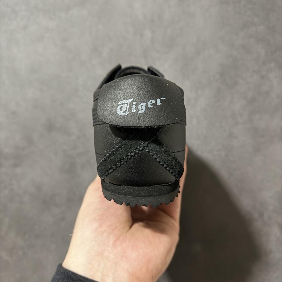 图片[4]-【头层性价比】Asics Onitsuka Tiger亚瑟士鬼冢虎复古经典板鞋 原装全套纸板楦头开发 原汁原味 完美呈现版型 私模正确鞋底咬花纹路 一比一鞋头弧度高度鞋身弧度 绝不口嗨 细节品控鞋型随意秒杀市面 原档咬花纹路私模大底 一个单元有六个三角形 总体形拼接呈现花瓣状 官方四联吊牌 原装Ortholite轻量化鞋垫 原盒原配 质保卡 说明书 钢印防尘纸 纸板中底带钢印 乳胶组合鞋垫 支持全方位的对比专柜 产品从款式颜色造型上体现出追求舒适和细节的完美 鞋类更是推崇手工制作的严谨与完美 融舒适性与可穿性的设计风格 注重细节的完美和别致魅力 既保持稳重 又不失轻松的时尚感 尺码：36 37 37.5 38 39 39.5 40 40.5 41.5 42 42.5 43.5 44 45-选品中心