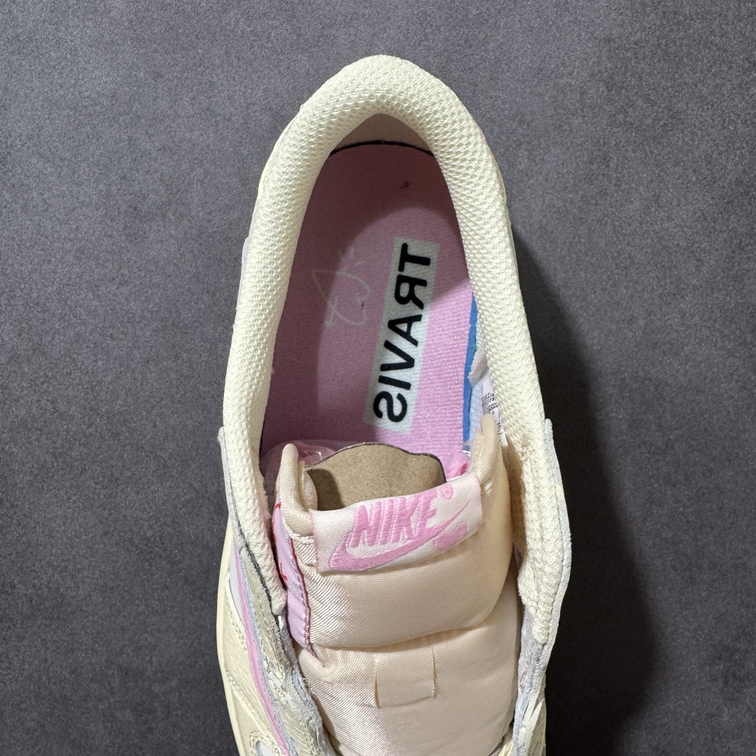图片[7]-【公司级】Nike Air Jordan 1 x Travis Scott AJ1倒勾 乔一倒钩 耐克 低帮文化篮球鞋 升级原楦原档案数据开发纸版楦型 采用同源纳帕头层皮革鞋面材质 全新底模完美品相清洁度及喷漆效果 完美品质出货 细节如图所示 鞋面切割工整 冲孔整齐干净 中底拉帮线 整体清洁度非常好 货号：IQ7604-100 尺码：36 36.5 37.5 38 38.5 39 40 40.5 41 42 42.5 43 44 45 46-选品中心