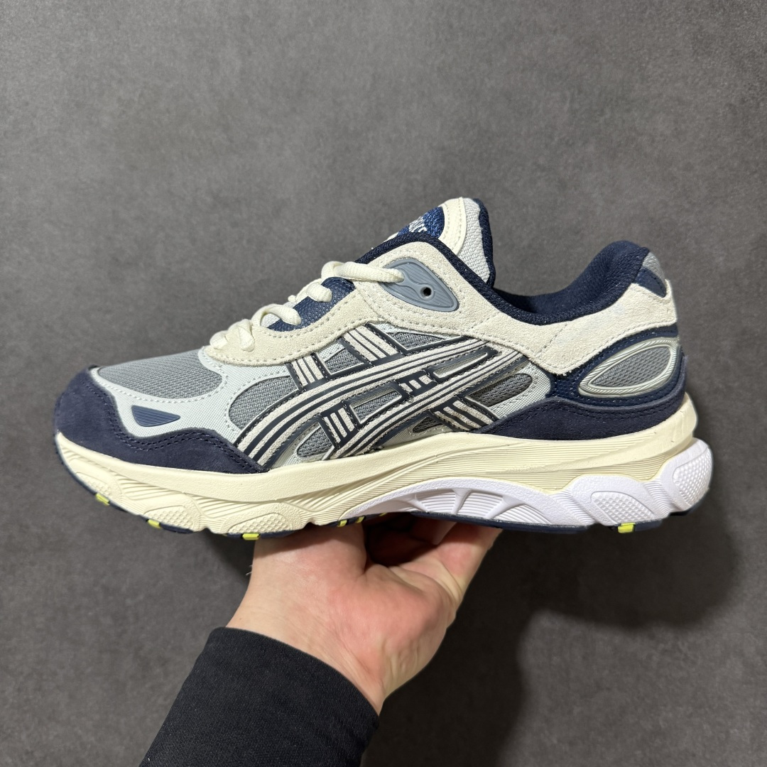 图片[2]-【公司级】Asics Gel-NYC 2.0亚瑟士运动休闲透气专业跑鞋 鞋面采用反绒皮与网布拼接 透气舒适兼具休闲时尚 结合简明的配色 展现品牌的传承 及引领复古流行的主题 虎爪造型的LOGO 鞋身稳定包裹系统 支撑鞋身 经典宽大鞋型配备防偏移设计 提升包裹性 穿着舒适 鞋面透气孔设计 提供透气性 货号： 1203A895-020 尺码：36 37 37.5 38 39 39.5 40 40.5 41.5 42 42.5 43.5 44 45 46-选品中心