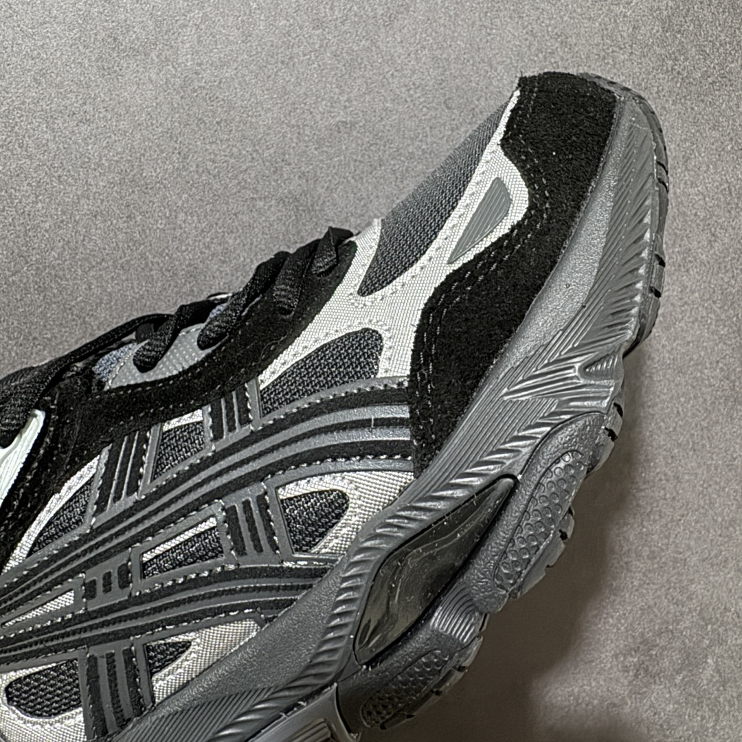 图片[5]-【公司级】Asics Gel-NYC 2.0亚瑟士运动休闲透气专业跑鞋 鞋面采用反绒皮与网布拼接 透气舒适兼具休闲时尚 结合简明的配色 展现品牌的传承 及引领复古流行的主题 虎爪造型的LOGO 鞋身稳定包裹系统 支撑鞋身 经典宽大鞋型配备防偏移设计 提升包裹性 穿着舒适 鞋面透气孔设计 提供透气性 货号： 1203A895-022 尺码：36 37 37.5 38 39 39.5 40 40.5 41.5 42 42.5 43.5 44 45 46-选品中心