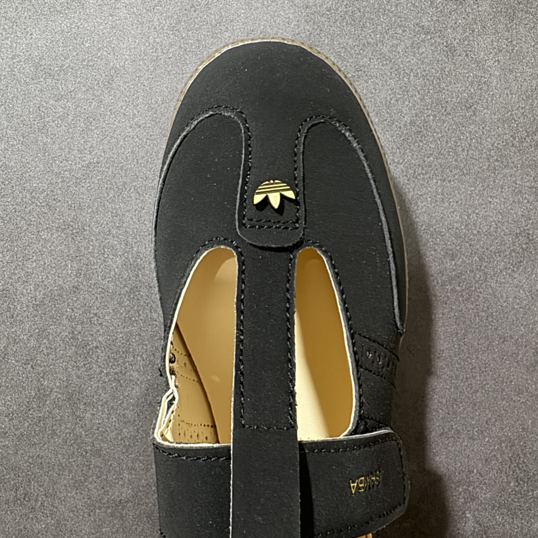 图片[8]-【公司级】Adidas Samba Jane 阿迪达斯 玛丽珍 懒人一脚蹬 采用皮革材质的设计融合了经典与现代元素 它采用了玛丽珍鞋的特色设计 如鞋面上的扣带和环扣装饰 同时保留了Samba鞋的经典三道杠设计和橡胶大底 这款鞋的鞋型修长 中足偏窄 整体贴合感强 适合标准脚型和宽脚型的人群‌ 货号： KJ3970 尺码： 36 36.5 37 38 38.5 39 40 40.5 41-选品中心