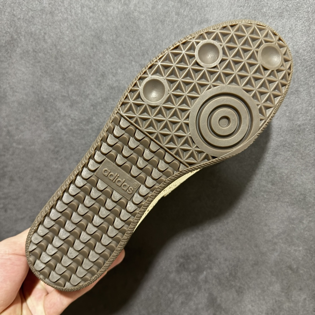 图片[9]-【公司级】Adidas Samba Jane 阿迪达斯 玛丽珍 懒人一脚蹬 采用皮革材质的设计融合了经典与现代元素 它采用了玛丽珍鞋的特色设计 如鞋面上的扣带和环扣装饰 同时保留了Samba鞋的经典三道杠设计和橡胶大底 这款鞋的鞋型修长 中足偏窄 整体贴合感强 适合标准脚型和宽脚型的人群‌ 货号： KJ3969 尺码： 36 36.5 37 38 38.5 39 40 40.5 41-选品中心