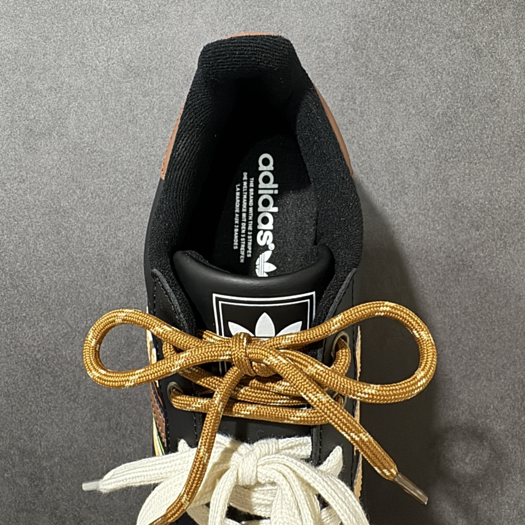 图片[7]-【定制款】Adidas Original Superstar 2 阿迪达斯 低帮 美味蟹黄堡男女同款 贝壳头2代防滑耐磨轻便低邦板鞋 鞋身整体以黑色皮革打造，搭配经典黑色贝壳头，鞋身两侧经典锯齿三条杠Logo采用黄色和褐色点缀，暗藏“蟹黄堡”刺绣，采用分段鞋带，都是整双鞋的点晴之笔，后跟装饰片辅褐色，压印logo，最后以黑色大底完善整体设计收尾。复古运动风混搭趣味感。 货号：JH9977 尺码：35¹/₃ 36 36²/₃ 37¹/₃ 38 38²/₃ 39¹/₃ 40-选品中心