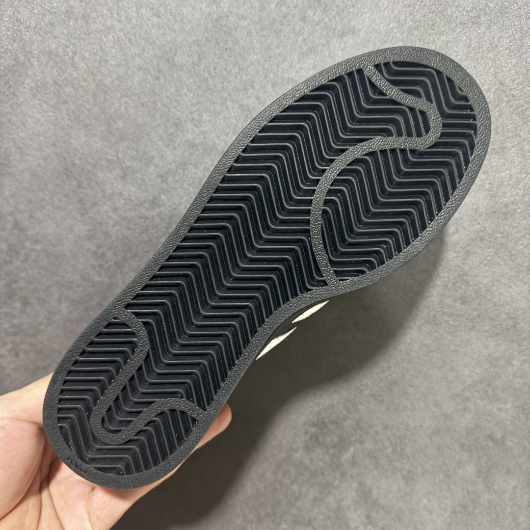 图片[9]-【公司级】Adidas Original Superstar 2 阿迪达斯 低帮 男女同款 贝壳头2代防滑耐磨轻便低邦板鞋 鞋身整体以黑色皮革打造，搭配经典黑色贝壳头，鞋身两侧经典锯齿三条杠Logo采用白色点缀，蕾丝鞋带，后跟装饰片辅以白色，加压logo和黑色斑点，最后以黑色大底完善整体设计收尾。整体时尚大方。 货号：JH9977 尺码：35¹/₃ 36 36²/₃ 37¹/₃ 38 38²/₃ 39¹/₃ 40-选品中心