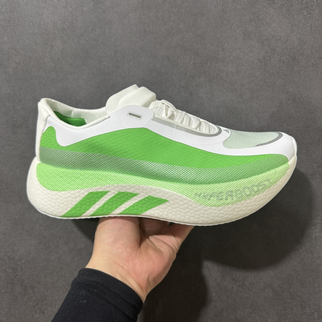 【公司级】AD Hyper Boost Edge M 轻量竞速运动跑鞋 CELERMESH针织网面非常轻薄 纤维间的缝隙很大 可以保证跑步时的透气、排汗效果 鞋舌直接与两侧的内衬和鞋底连接在一起 在跑步过程中不会被鞋舌的左右移动所困扰 在标准鞋带孔的基础上再拓宽一组鞋带孔 适合不同脚型的需求 突破性 EnergyRods 技术，有助于跑者实现更好的成绩 中底独特的LIGHTSTRIKE PRO泡棉材质 微弹感觉在跑步过程中给予了良好的支撑体验 对于顶级精英和高水平进阶跑者来说是一双值得信赖的竞速比赛用鞋 货号：KI1931 尺码：36-45没半码-选品中心