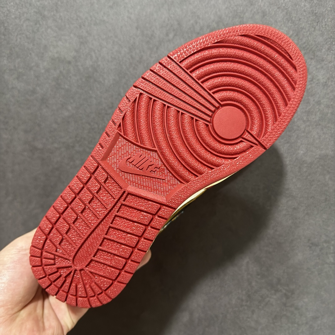 图片[9]-【H11版本】Nike Air Jordan 1 Retro High Nrg 联名款 2025版 AJ1 乔一 舒适贴合 防滑耐磨 低帮 复古篮球鞋 男女同款 白红灰 货号：HV8563-600 尺码：35.5 36 36.5 37.5 38 38.5 39 40 40.5 41 42 42.5 43 44 45 46 47.5 48.5 46 47.5 48.5 #H11顶级纯原 纯原外贸平台特供订单 #全套原纸板楦头开发 #原厂特供材料配套加持 #确保原汁原味 完美呈现版型 #原档数据独家私模大底 #男女鞋同步官方开发至48.5 #原装进口轻量化鞋垫 #进口港宝加持 后跟自然饱满 还原公司包裹性 #鞋面采用原装数据贴合技术 #全方位贴合包裹脚型 #鞋跟部鞋底牵引设计 #提供强大的抓地性能 #更适应不同实战场地路面-选品中心