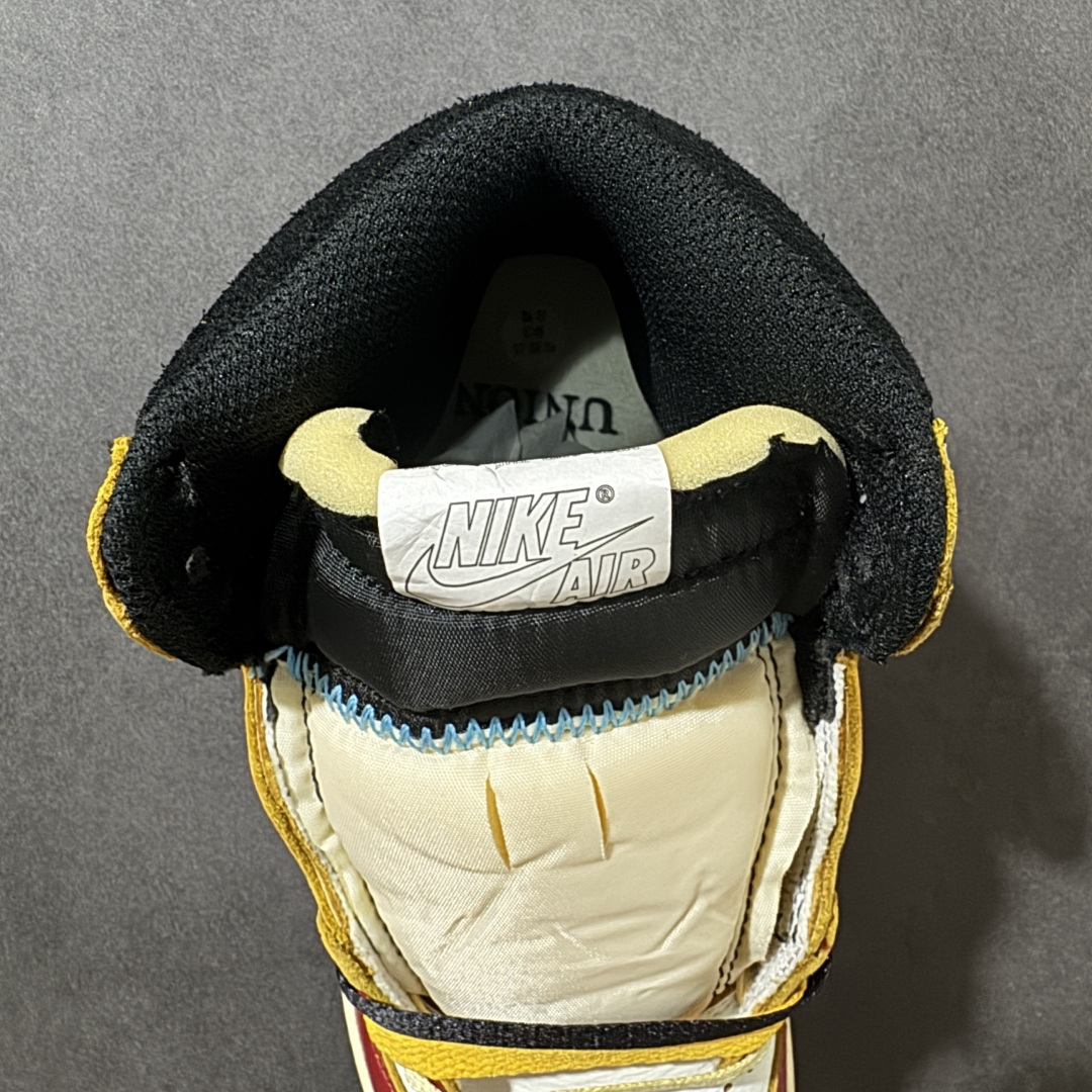 图片[7]-【H11版本】Nike Air Jordan 1 Retro High Nrg 联名款 2025版 AJ1 乔一 舒适贴合 防滑耐磨 低帮 复古篮球鞋 男女同款 白红灰 货号：HV8563-600 尺码：35.5 36 36.5 37.5 38 38.5 39 40 40.5 41 42 42.5 43 44 45 46 47.5 48.5 46 47.5 48.5 #H11顶级纯原 纯原外贸平台特供订单 #全套原纸板楦头开发 #原厂特供材料配套加持 #确保原汁原味 完美呈现版型 #原档数据独家私模大底 #男女鞋同步官方开发至48.5 #原装进口轻量化鞋垫 #进口港宝加持 后跟自然饱满 还原公司包裹性 #鞋面采用原装数据贴合技术 #全方位贴合包裹脚型 #鞋跟部鞋底牵引设计 #提供强大的抓地性能 #更适应不同实战场地路面-选品中心