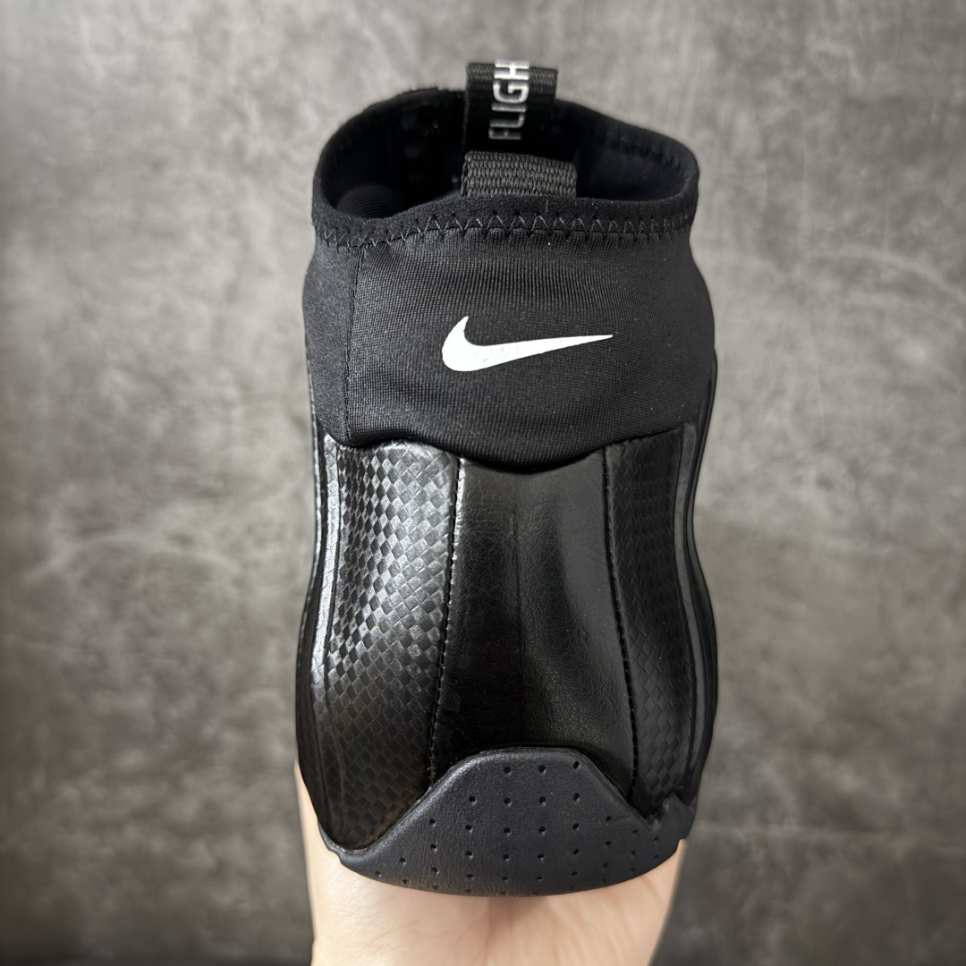 图片[4]-【莞顶纯原】Nike Air Flightposite One 飞行风一代系列中帮休闲运动文化篮球鞋“黑碳板黑风”碳板风一复刻版 风衣 642307-001 采用一次成型聚氨酯铸模脚型内膜鞋面材质 鞋垫嵌入前后掌ZOOM回弹缓震气垫 超大TPU模块组合耐磨橡胶大底❗️ 经典的全黑配色 Nike Air Flightposite 2014 “Carbon Fiber” 又将我们带回到那个难忘的年代。低调而奢华感十足的碳纤维纹路鞋面，经典的拉链式设计，在十多年后的今天，这款碳板风仍然颇具魅力，诸多细节值得细细品味。 尺码：40-46-选品中心