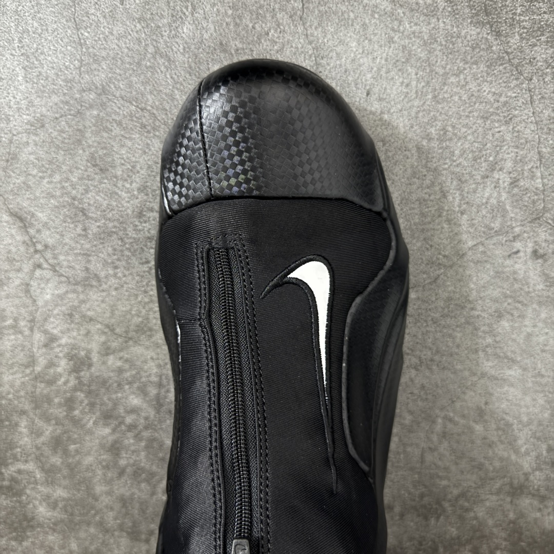 图片[5]-【莞顶纯原】Nike Air Flightposite One 飞行风一代系列中帮休闲运动文化篮球鞋“黑碳板黑风”碳板风一复刻版 风衣 642307-001 采用一次成型聚氨酯铸模脚型内膜鞋面材质 鞋垫嵌入前后掌ZOOM回弹缓震气垫 超大TPU模块组合耐磨橡胶大底❗️ 经典的全黑配色 Nike Air Flightposite 2014 “Carbon Fiber” 又将我们带回到那个难忘的年代。低调而奢华感十足的碳纤维纹路鞋面，经典的拉链式设计，在十多年后的今天，这款碳板风仍然颇具魅力，诸多细节值得细细品味。 尺码：40-46-选品中心