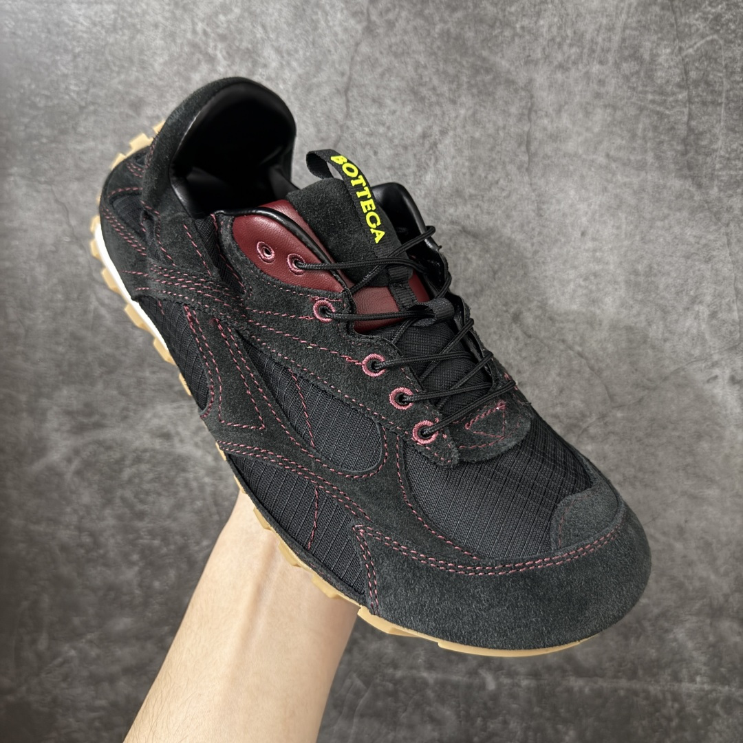 图片[3]-【纯原S版】BOTTEGA VENETA Orbit Runner BV葆蝶家时尚休闲王一博同款老爹鞋运动鞋 原版开发 一比一打造 相似度百分之99以上 市场一梯队级别品质 区别市场任何标文顶级品质版本 采用轻质科技网布面料 搭配几何图案设计橡胶外底 王炸系列 高版本 认准套包工艺 实际增高很多哦 还是一样显腿细非常nice 耐玩耐造 对标对版 套包鞋工艺 认准高版本 大底选用拼色TPU大底 配置原版包装 尺码：36 37 38 39 40 41 42 43 44 45 46 47-选品中心