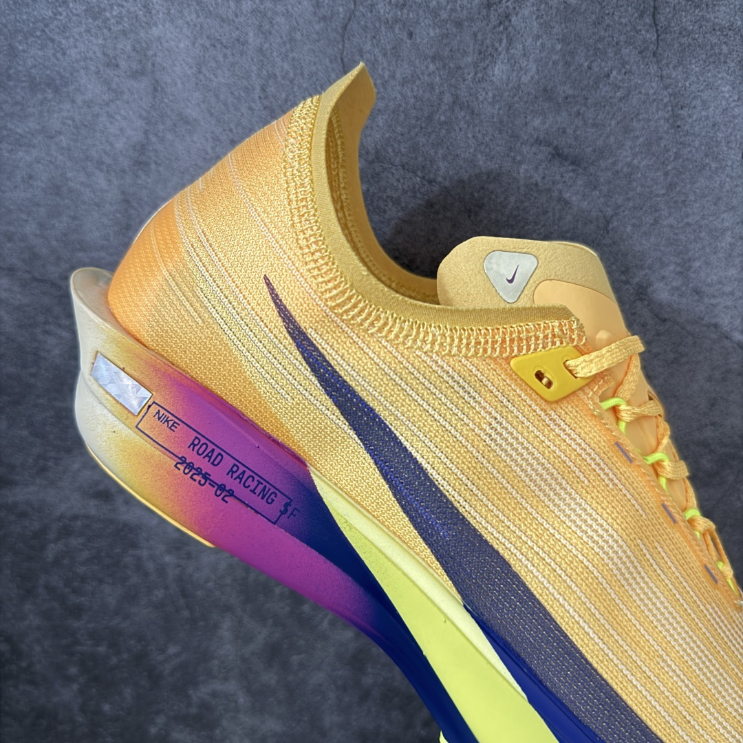 图片[7]-【碳科技纯原】耐克Nike ZoomX Streakfly 2 疾驰者2代系列低帮竞速轻质缓震透气休闲运动跑步鞋“ 市场顶级版本 跑鞋第一梯队 专业跑鞋‼️ 原标原盒 全掌真碳版 真Zoom X气垫 超薄针织鞋面 柔软缓震，nike Streakfly 2是一款专为短距离竞速设计的高性能跑鞋。日常穿着也是非常舒适，单只42码仅重126克，比前代减轻40克，接近田径钉鞋的轻盈感，适合追求速度的跑者。搭载全掌Flyplate碳纤维板，提供强劲推进力，配合ZoomX泡棉中底，能量回馈出色，滚动感顺滑。外底采用轻薄橡胶材质，抓地力出色，湿滑路面也能稳定发挥。工程精制网眼鞋面，透气性极佳，贴合脚部轮廓，减少闷热感。ZoomX泡棉中底兼顾缓震与回弹，适合短距离快速奔跑。Nike Streakfly 2是为追求速度的精英跑者或短距离竞速爱好者设计的高性能跑鞋，其轻盈、响应迅速的特点使其成为短距离比赛和训练的理想选择 货号： HF6416-800 尺码： 36 36.5 37.5 38 38.5 39 40 40.5 41 42 42.5 43 44 45 46-选品中心