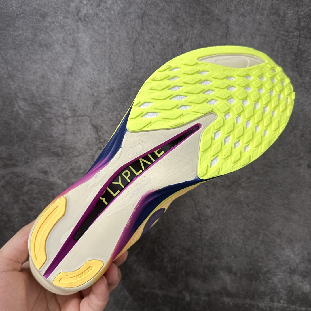 图片[9]-【碳科技纯原】耐克Nike ZoomX Streakfly 2 疾驰者2代系列低帮竞速轻质缓震透气休闲运动跑步鞋“ 市场顶级版本 跑鞋第一梯队 专业跑鞋‼️ 原标原盒 全掌真碳版 真Zoom X气垫 超薄针织鞋面 柔软缓震，nike Streakfly 2是一款专为短距离竞速设计的高性能跑鞋。日常穿着也是非常舒适，单只42码仅重126克，比前代减轻40克，接近田径钉鞋的轻盈感，适合追求速度的跑者。搭载全掌Flyplate碳纤维板，提供强劲推进力，配合ZoomX泡棉中底，能量回馈出色，滚动感顺滑。外底采用轻薄橡胶材质，抓地力出色，湿滑路面也能稳定发挥。工程精制网眼鞋面，透气性极佳，贴合脚部轮廓，减少闷热感。ZoomX泡棉中底兼顾缓震与回弹，适合短距离快速奔跑。Nike Streakfly 2是为追求速度的精英跑者或短距离竞速爱好者设计的高性能跑鞋，其轻盈、响应迅速的特点使其成为短距离比赛和训练的理想选择 货号： HF6416-800 尺码： 36 36.5 37.5 38 38.5 39 40 40.5 41 42 42.5 43 44 45 46-选品中心