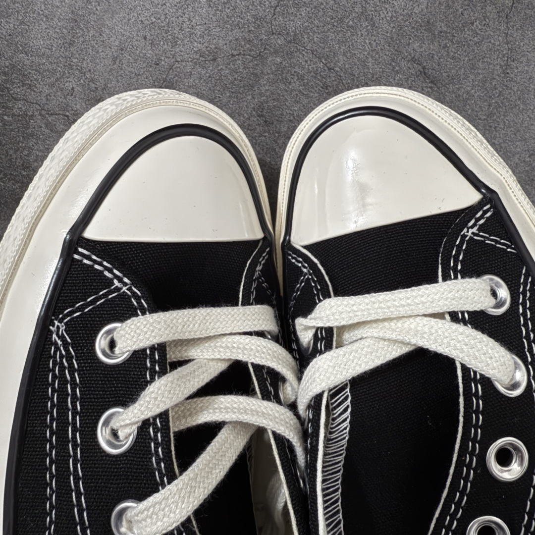 图片[12]-【虎扑2.0小头版】 Converse Chuck All Star 1970S 经典款潮流耐磨帆布鞋 全新开发 不仅仅为小鞋头 细节 材料 做工 全方位升级 经典永不过时 十年老厂出品 平台正品订单 超稳定的品控清洁度 全套原厂材料配置 原厂硫化工艺 油性扁平尖头 原厂楦头纸板数据 一体化超软蓝底加持 超软EVA鞋垫 后掌灰色缓震胶 脚感一比一还原 耐磨橡胶大底 越南产内外标 原盒黑色吊牌 超高清洁度 随意冲正 如有更好白送 尺码：35 36 36.5 37 37.5 38 39 39.5 40 41 41.5 42 42.5 43 44-选品中心