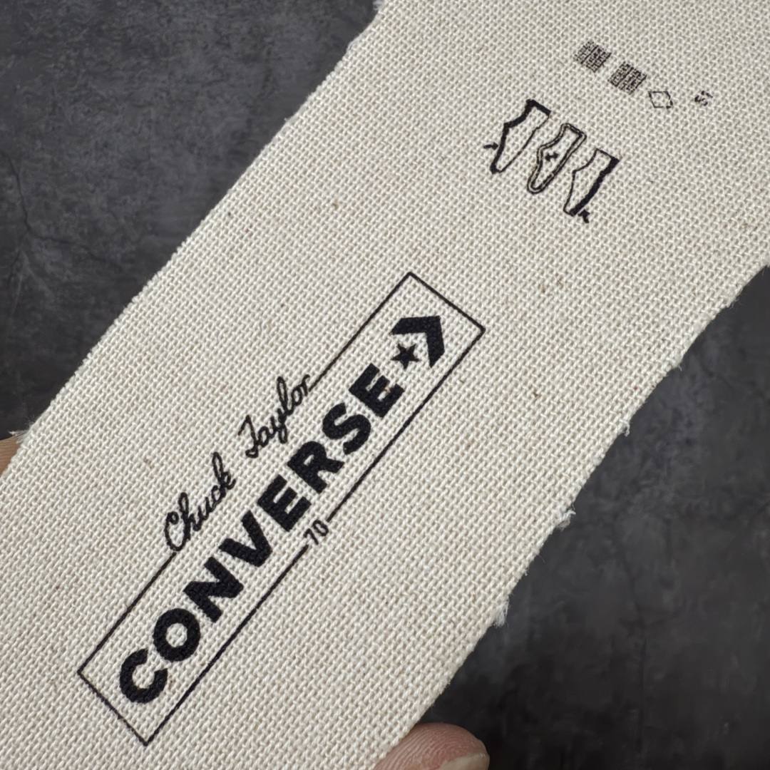 图片[8]-【虎扑2.0小头版】 Converse Chuck All Star 1970S 经典款潮流耐磨帆布鞋 全新开发 不仅仅为小鞋头 细节 材料 做工 全方位升级 经典永不过时 十年老厂出品 平台正品订单 超稳定的品控清洁度 全套原厂材料配置 原厂硫化工艺 油性扁平尖头 原厂楦头纸板数据 一体化超软蓝底加持 超软EVA鞋垫 后掌灰色缓震胶 脚感一比一还原 耐磨橡胶大底 越南产内外标 原盒黑色吊牌 超高清洁度 随意冲正 如有更好白送 尺码：35 36 36.5 37 37.5 38 39 39.5 40 41 41.5 42 42.5 43 44-选品中心