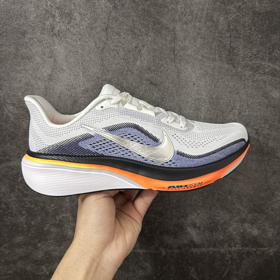 【RS纯原】Nike Air Zoom Pegasus 42 登月42代超级飞马系列马拉松跑步鞋 IB1873-102 平台专供 充正品质 原材料打造 中底搭载前Zoom+全掌React配置 全部原鞋开发打造 所有细节全部同步原版 全新一代拥有 Zoom Air 一如既往的稳定感和流畅感 鞋面采用工程网眼设计 为特定高热区域营造出色透气性 进一步增加鞋面的穿孔数量 让足部能够快速散热 中足搭配 Flywire 飞线 在高速运动时营造舒适稳定的贴合感 内置Zoon气垫加持 动力十足！ 尺码： 36-45-选品中心