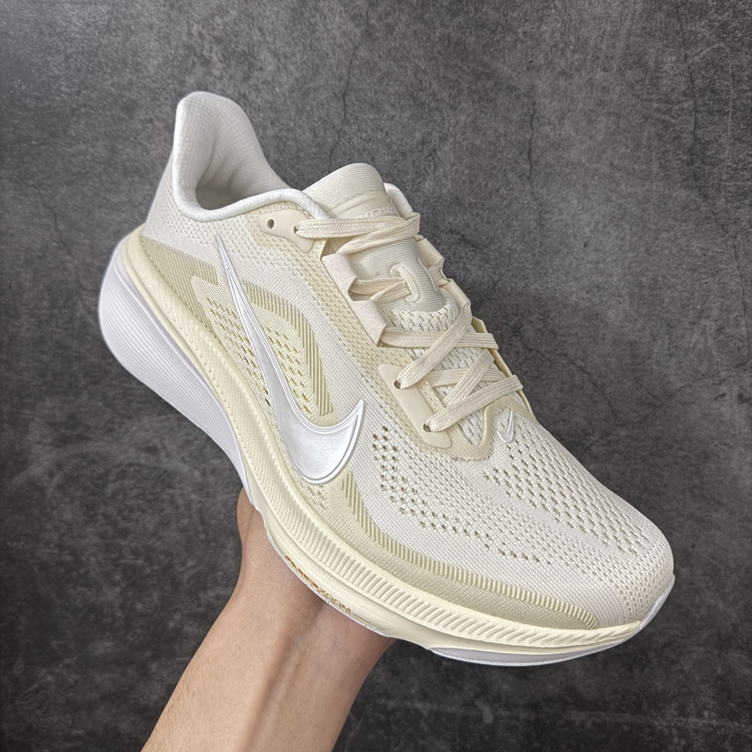 图片[3]-【RS纯原】Nike Air Zoom Pegasus 42 登月42代超级飞马系列马拉松跑步鞋 IB1881-106 平台专供 充正品质 原材料打造 中底搭载前Zoom+全掌React配置 全部原鞋开发打造 所有细节全部同步原版 全新一代拥有 Zoom Air 一如既往的稳定感和流畅感 鞋面采用工程网眼设计 为特定高热区域营造出色透气性 进一步增加鞋面的穿孔数量 让足部能够快速散热 中足搭配 Flywire 飞线 在高速运动时营造舒适稳定的贴合感 内置Zoon气垫加持 动力十足！ 尺码： 36-45-选品中心