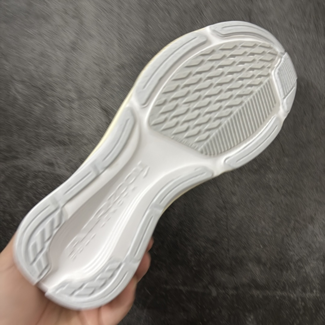 图片[9]-【RS纯原】Nike Air Zoom Pegasus 42 登月42代超级飞马系列马拉松跑步鞋 IB1881-106 平台专供 充正品质 原材料打造 中底搭载前Zoom+全掌React配置 全部原鞋开发打造 所有细节全部同步原版 全新一代拥有 Zoom Air 一如既往的稳定感和流畅感 鞋面采用工程网眼设计 为特定高热区域营造出色透气性 进一步增加鞋面的穿孔数量 让足部能够快速散热 中足搭配 Flywire 飞线 在高速运动时营造舒适稳定的贴合感 内置Zoon气垫加持 动力十足！ 尺码： 36-45-选品中心