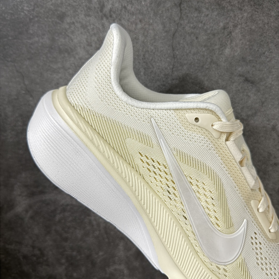 图片[7]-【RS纯原】Nike Air Zoom Pegasus 42 登月42代超级飞马系列马拉松跑步鞋 IB1881-106 平台专供 充正品质 原材料打造 中底搭载前Zoom+全掌React配置 全部原鞋开发打造 所有细节全部同步原版 全新一代拥有 Zoom Air 一如既往的稳定感和流畅感 鞋面采用工程网眼设计 为特定高热区域营造出色透气性 进一步增加鞋面的穿孔数量 让足部能够快速散热 中足搭配 Flywire 飞线 在高速运动时营造舒适稳定的贴合感 内置Zoon气垫加持 动力十足！ 尺码： 36-45-选品中心