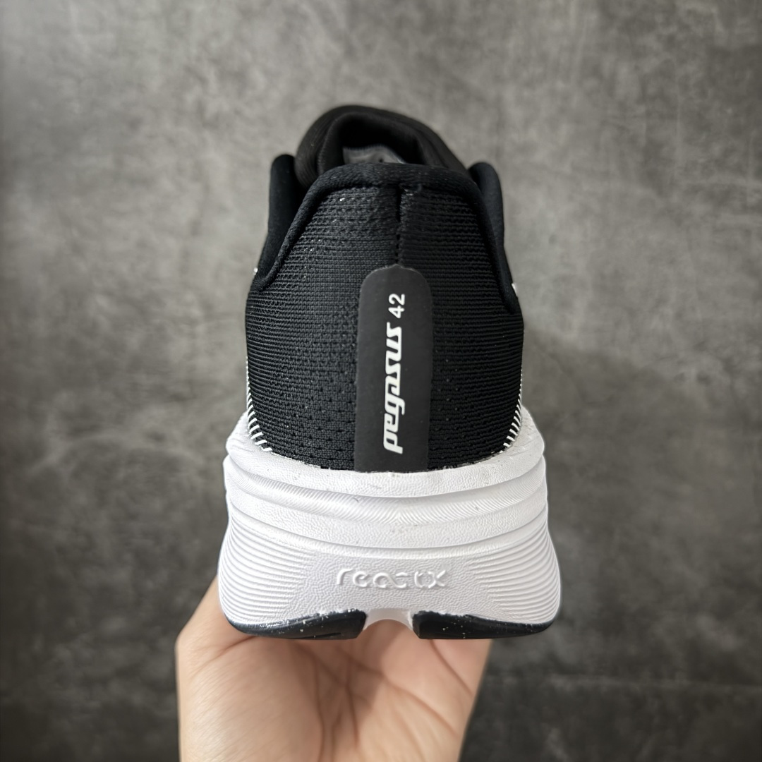 图片[4]-【RS纯原】Nike Air Zoom Pegasus 42 登月42代超级飞马系列马拉松跑步鞋 IB1881-001 平台专供 充正品质 原材料打造 中底搭载前Zoom+全掌React配置 全部原鞋开发打造 所有细节全部同步原版 全新一代拥有 Zoom Air 一如既往的稳定感和流畅感 鞋面采用工程网眼设计 为特定高热区域营造出色透气性 进一步增加鞋面的穿孔数量 让足部能够快速散热 中足搭配 Flywire 飞线 在高速运动时营造舒适稳定的贴合感 内置Zoon气垫加持 动力十足！ 尺码： 36-45-选品中心