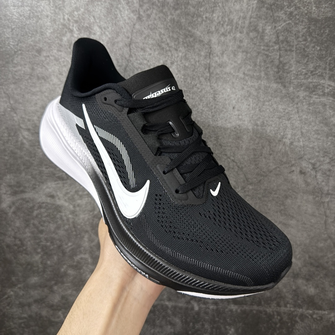 图片[3]-【RS纯原】Nike Air Zoom Pegasus 42 登月42代超级飞马系列马拉松跑步鞋 IB1881-001 平台专供 充正品质 原材料打造 中底搭载前Zoom+全掌React配置 全部原鞋开发打造 所有细节全部同步原版 全新一代拥有 Zoom Air 一如既往的稳定感和流畅感 鞋面采用工程网眼设计 为特定高热区域营造出色透气性 进一步增加鞋面的穿孔数量 让足部能够快速散热 中足搭配 Flywire 飞线 在高速运动时营造舒适稳定的贴合感 内置Zoon气垫加持 动力十足！ 尺码： 36-45-选品中心