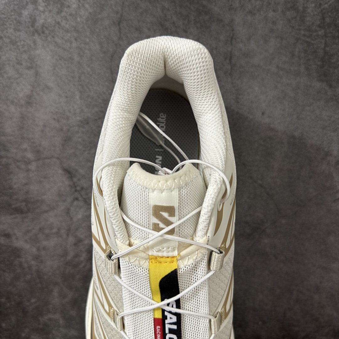 图片[8]-【纯原W1版】 Salomon XT-6 一代 萨洛蒙复古潮流户外机能登山跑鞋 米棕色 477377 纯原外贸平台特供订单 耗时半年巨作 全套原纸板楦头开发 原厂特供网布配套加持 确保原汁原味 完美呈现版型 原档数据独家私模五层组合大底 原装Ortholite轻量化鞋垫 中底布带钢印编号 原厂TPU锁扣 进口港宝加持 后跟自然饱满 还原公司包裹性 鞋面以“锯齿”状的包裹系统呈现 在基色底之下加入了各种色点缀 将公司的最新技术和时尚前卫的造型融入耐用的长跑款式中 鞋面由 TPU 薄膜制成 并焊接在高耐磨网眼上 使其既时尚又坚固 由 ACS底盘支撑 可增强稳定性和支撑力 以及由橡胶凸耳 Contragrip外底覆盖的 EVA 缓冲中底 旨在应对崎岖的地形 鞋舌上的彩色Salomon 标签、Quicklace 系统以及鞋头、鞋舌和鞋跟上的附加品牌使细节更加完美 让穿着者可以轻松驾驭户外与通勤下的任何运动生活场景 无缝鞋身户外随意纵横 颜值与脚感兼备 出街通勤 绝对非常吸睛 你值得拥有 尺码：36 36.5 37.5 38 38.5 39 40 40.5 41 42 42.5 43 44 44.5 45-选品中心