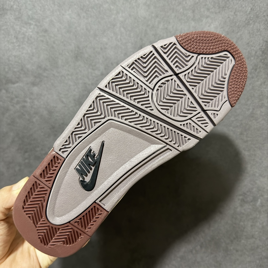 图片[9]-【公司级】Ma Maniere x Air Jordan 4 Rerto ”Dark Mocha“ AJ4 乔4摩卡棕  #配色大胆采用浓郁的深摩卡色调，搭配高阶质感面料，其标志性设计语言 ——低调沉稳中暗藏奢华格调，在此鞋款上体现得淋漓尽致。 货号：IF3102-200  尺码：36 36.5 37.5 38 38.5 39 40 40.5 41 42 42.5 43 44 44.5 45 45.5 46 47.5-选品中心