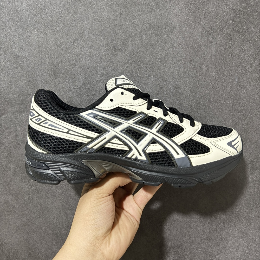 【公司级】Asics Tiger GEL-1130 亚瑟士户外风低帮休闲运动跑步鞋 1203A609-001  #鞋款选用网眼与皮革相接，复古而富有层次感。Ortholite 鞋垫+搭载着 GEL 缓震胶的鞋底，同时辅以耐磨大底提供良好抓地力。 复古美学入门代表作，重现2000年代后期的复古美学。   尺码：36 37 37.5 38 39 39.5 40.5 41.5 42 42.5 43.5 44 45-选品中心