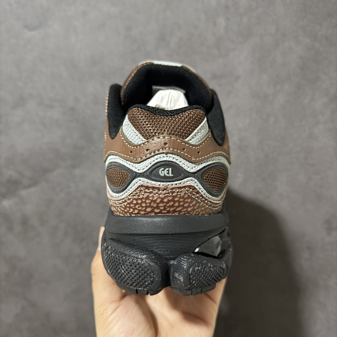 图片[4]-【公司级】Asics Gel-NYC 2.0亚瑟士运动休闲透气专业跑鞋 鞋面采用反绒皮与网布拼接 透气舒适兼具休闲时尚 结合简明的配色 展现品牌的传承 及引领复古流行的主题 虎爪造型的LOGO 鞋身稳定包裹系统 支撑鞋身 经典宽大鞋型配备防偏移设计 提升包裹性 穿着舒适 鞋面透气孔设计 提供透气性 货号： 1203A896-200 尺码：36 37 37.5 38 39 39.5 40 40.5 41.5 42 42.5 43.5 44 45 46 47-选品中心
